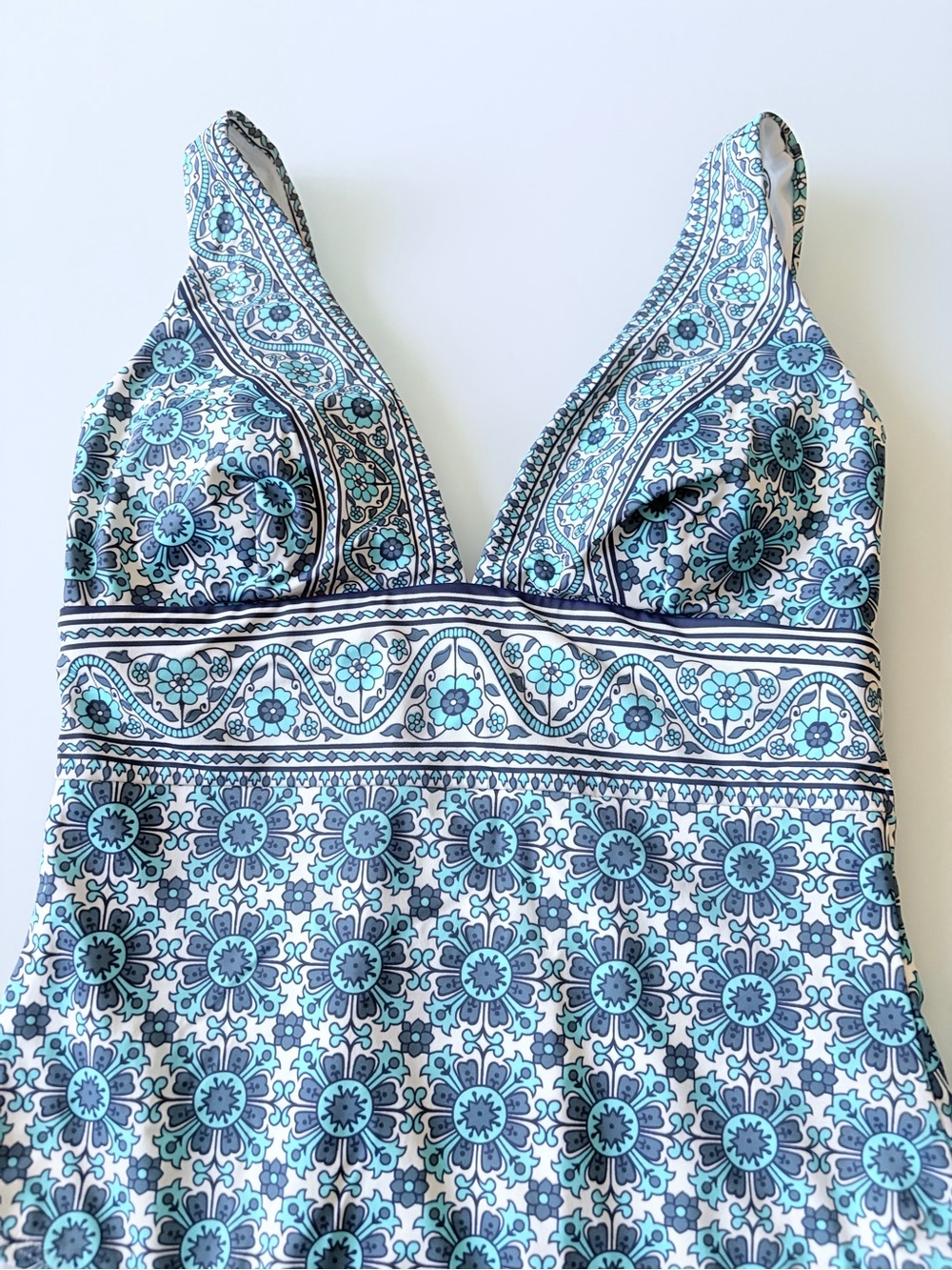 Boden Porto V-Neck Swimsuit Sz 6 - Picture 3 of 9